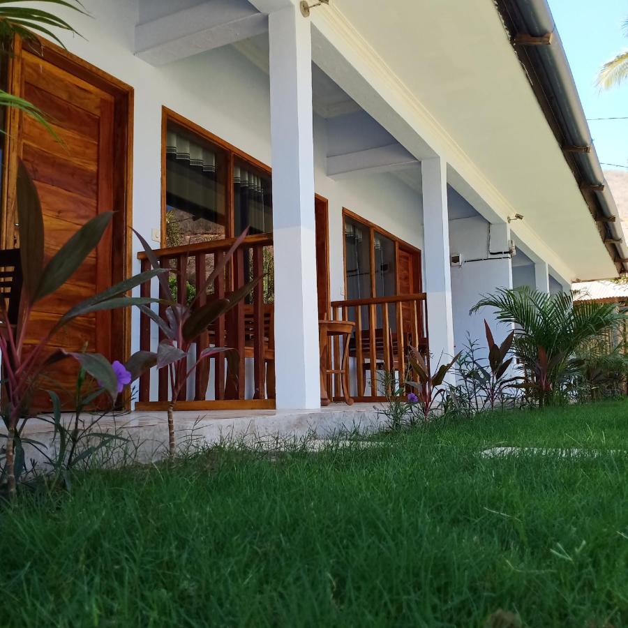 Elisa Homestay Areguling Kuta  Екстер'єр фото