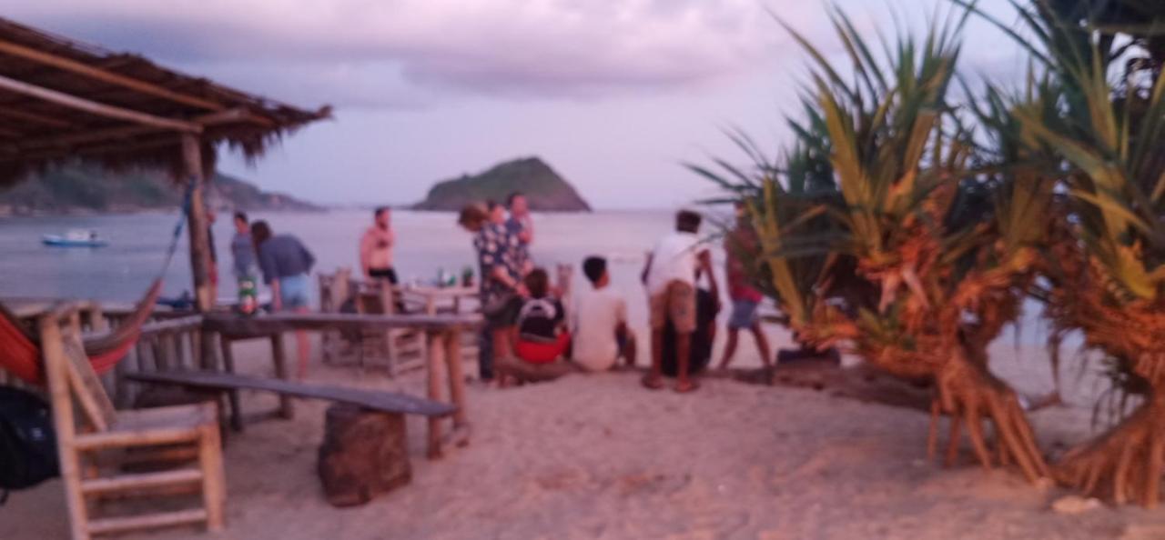 Elisa Homestay Areguling Kuta  Екстер'єр фото